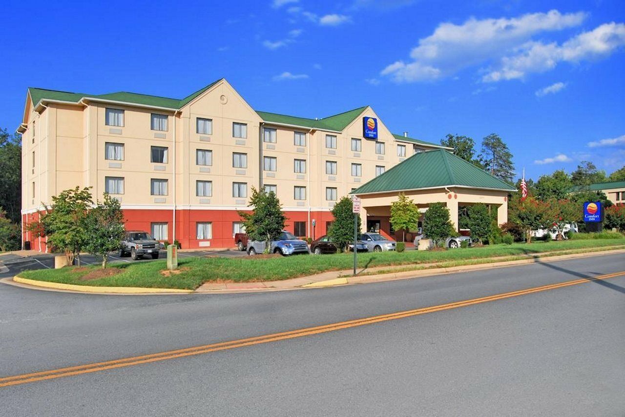 Comfort Inn Near Quantico Main Gate North Дамфрис Экстерьер фото